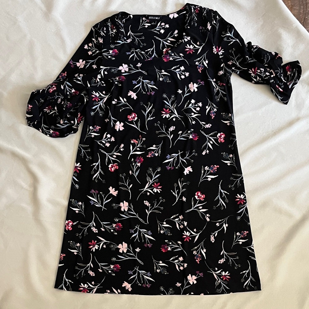Roz & Ali Black Floral Long Sleeve Dress